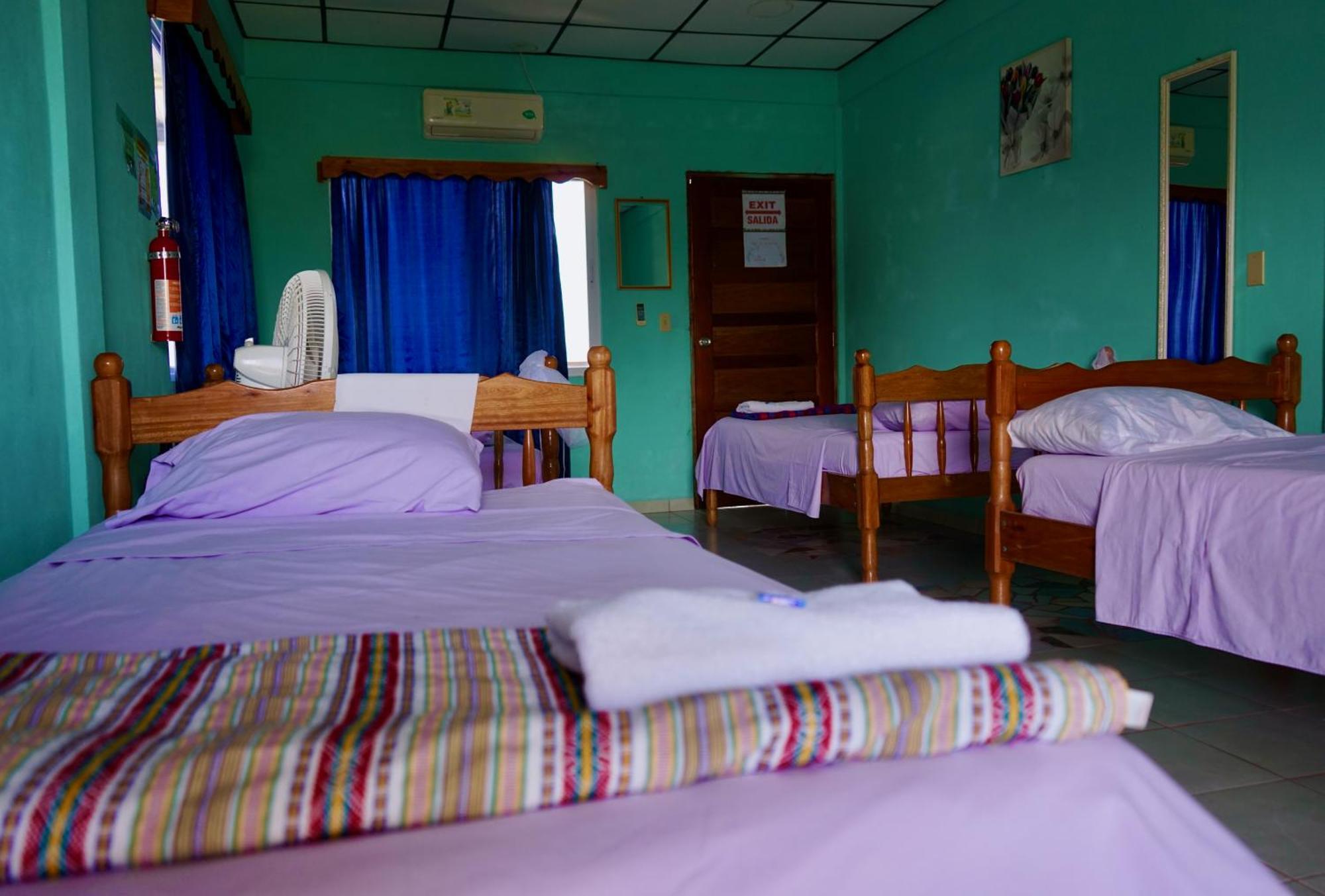 Hilltop Horizon Guesthouse San Ignacio Bagian luar foto